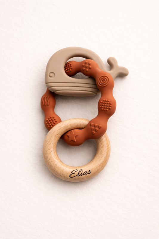 Beißring aus Holz & Silikon - Personalisierbar
